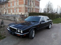 Louer une JAGUAR XJ8 SPORT de 2000 (Photo 1)