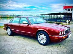 Louer une JAGUAR XJ8 de de 1998 (Photo 1)