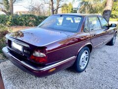 Louer une JAGUAR XJ8 de de 1998 (Photo 3)