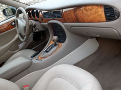 Louer une JAGUAR XJ8 de de 1998 (Photo 5)