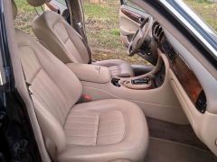 JAGUAR XJ8 (Photo 3)
