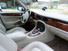 Louer une JAGUAR XJ8 de de 1999 (Photo 5)