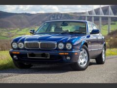 Louer une JAGUAR XJ8 de de 2000 (Photo 1)