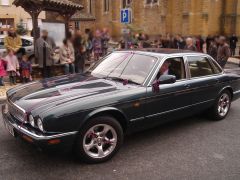 Louer une JAGUAR XJ8 de de 2001 (Photo 3)