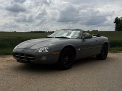 Louer une JAGUAR XK8 de de 2004 (Photo 1)