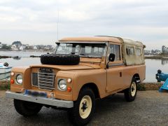 Louer une LAND ROVER 109 Pick Up de de 1975 (Photo 1)