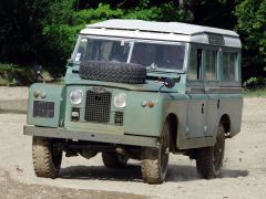 Louer une LAND ROVER 109 SW de de 1965 (Photo 2)