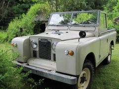 Louer une LAND ROVER 88 serie II de de 1967 (Photo 1)