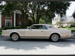 Louer une LINCOLN Continental Cartier de de 1979 (Photo 2)