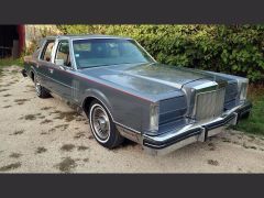 Louer une LINCOLN Continental Mark VI de de 1983 (Photo 1)