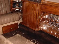 LINCOLN Town Car Limousine (Photo 3)