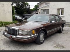 Louer une LINCOLN Town Car de de 1989 (Photo 1)