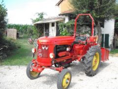 Louer une MASSEY HARRIS Pony 820D de de 1957 (Photo 1)