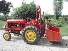 Louer une MASSEY HARRIS Pony 820D de de 1957 (Photo 2)