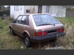 Louer une MAZDA 323 de de 1985 (Photo 2)