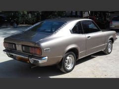 Louer une MAZDA 818 Coupé de Luxe de de 1978 (Photo 4)