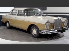 Louer une MERCEDES BENZ 220B de de 1963 (Photo 1)