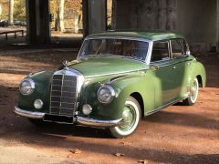 Louer une MERCEDES-BENZ 300 Adenauer de de 1953 (Photo 2)