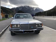 Louer une MERCEDES-BENZ 450 SEL de 1977 (Photo 0)