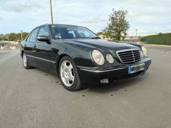 Louer une MERCEDES BENZ E430 de de 1999 (Photo 1)