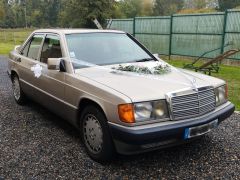 MERCEDES 190D 2.5 de 1992 en location pour mariage dans l'Oise