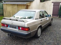 MERCEDES 190D 2.5 de 1992 en location pour mariage dans l'Oise