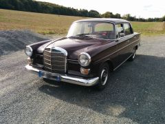 MERCEDES 200 D de 1967 en location pour mariage dans la Seine-Maritime
