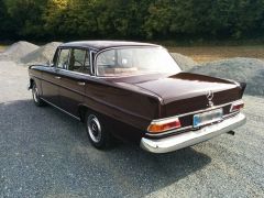 MERCEDES 200 D de 1967 en location pour mariage dans la Seine-Maritime