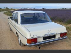 Louer une MERCEDES 200 de de 1973 (Photo 4)