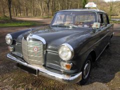 Louer une MERCEDES 200D  de 1966 (Photo 0)