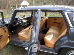 Louer une MERCEDES 200D  de de 1966 (Photo 4)