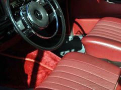 Louer une MERCEDES 200D W110 de de 1966 (Photo 3)