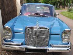 Louer une MERCEDES 220B W111 de de 1962 (Photo 3)