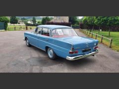 Louer une MERCEDES 220B W111 de de 1962 (Photo 4)