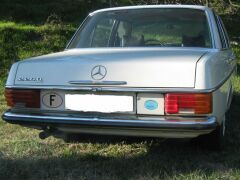 Louer une MERCEDES 220D de de 1974 (Photo 3)