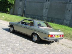 Louer une MERCEDES 230 CE de de 1980 (Photo 4)