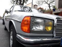 Louer une MERCEDES 230 CE de de 1985 (Photo 4)