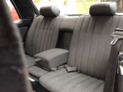 Louer une MERCEDES 230 CE de de 1985 (Photo 5)