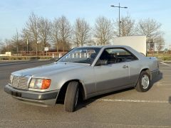 MERCEDES 230 CE de 1988 en location pour mariage dans le Val-de-Marne