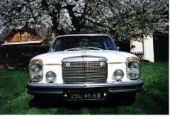 Louer une MERCEDES 250 CE de de 1970 (Photo 3)