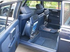 Louer une MERCEDES 250 Limousine de de 1985 (Photo 3)