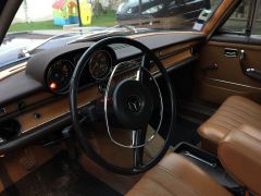 Louer une MERCEDES 250 S de de 1967 (Photo 5)