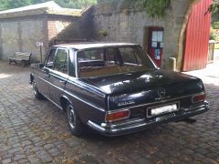 Louer une MERCEDES 250 SE de de 1966 (Photo 2)