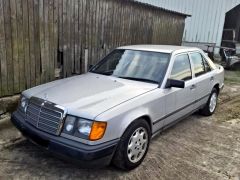 MERCEDES 250D W124 (Photo 1)