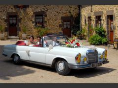 Louer une MERCEDES 280 SE de de 1963 (Photo 1)