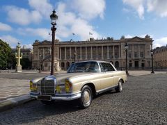 Louer une MERCEDES 280 SE de 1968 (Photo 1)