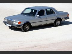 Louer une MERCEDES 280 SE de de 1976 (Photo 2)