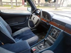 MERCEDES 280 SE de 1977 en location pour mariage � Paris