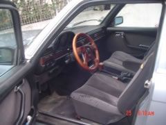 Louer une MERCEDES 280 SE de de 1979 (Photo 4)