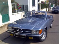 Louer une MERCEDES 280 SL de de 1977 (Photo 1)